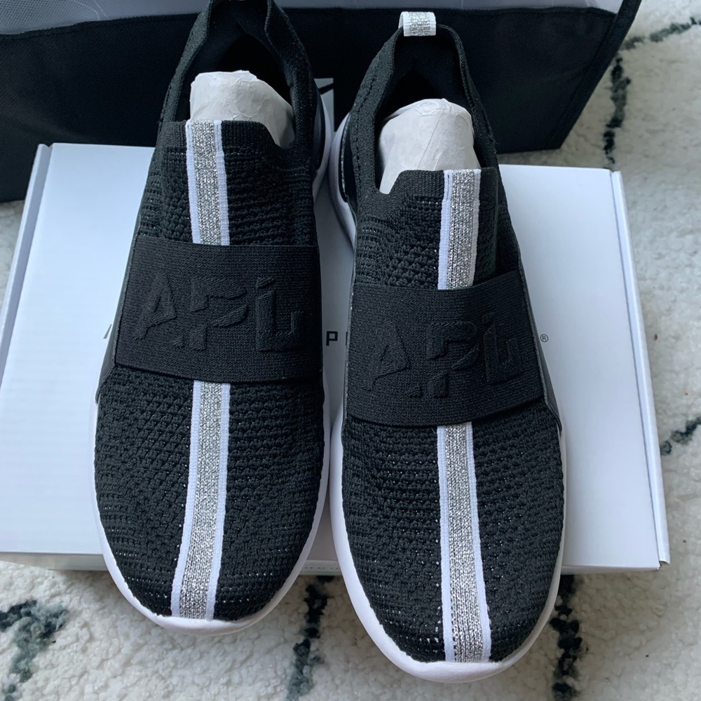 APL women’s techloom bliss, size 6.5. Black/silver/racer